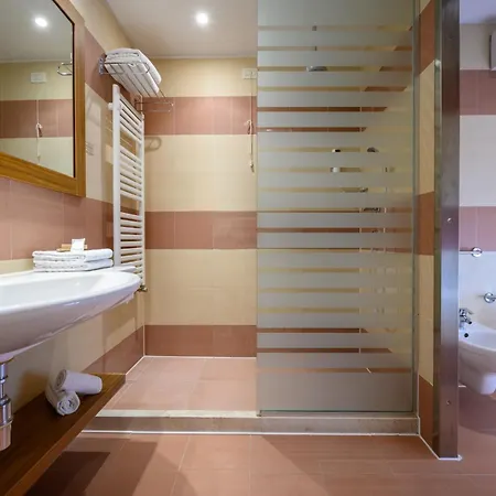Leonardo Lago Di Garda - Wellness And Spa فندق 4*